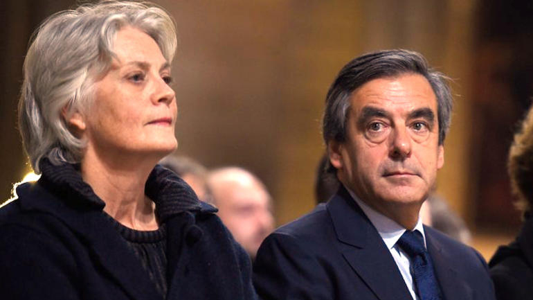 Παραμένει στην κούρσα για την προεδρία ο Φιγιόν