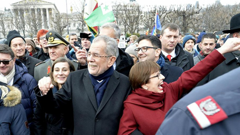 Αυστρία: Ο  Αλεξάντερ φαν ντερ Μπέλεν δεν αποτρέπει νέα πολιτική κρίση