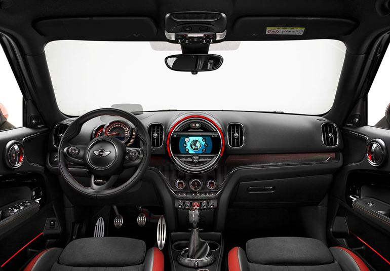 Κορυφαία η ποιότητα στο εσωτερικό του νέου Countryman...