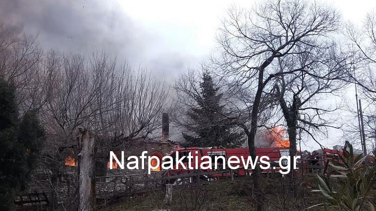 Εκτός κινδύνου μοναχοί και ιερά κειμήλια στη φωτιά στη Ναύπακτο