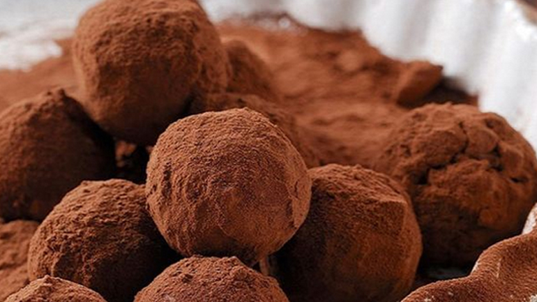 Σοκολατάκια με δαμάσκηνο και ξηρούς καρπούς