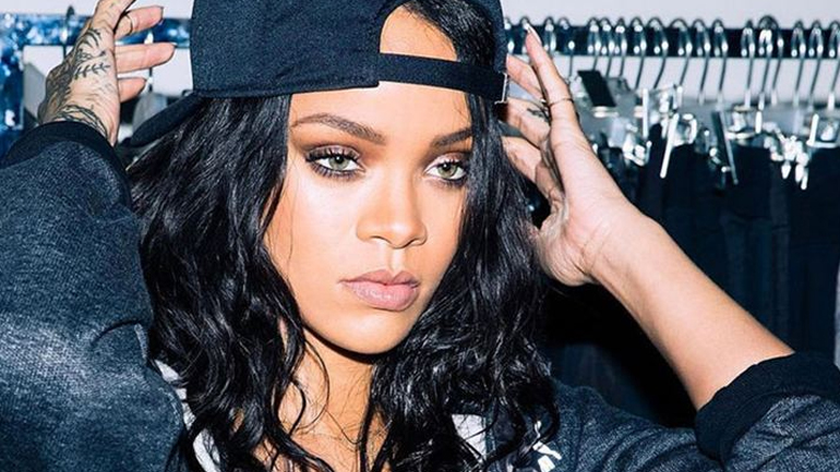 Rihanna για Trump: «Είναι ένα ανήθικο γουρούνι»