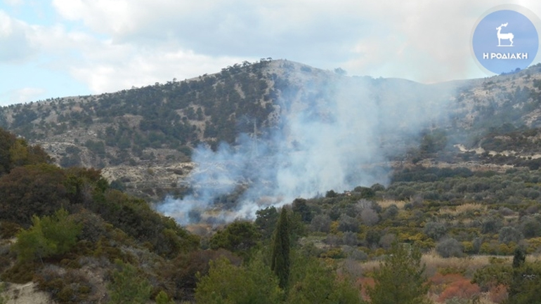 Ρόδος: Φωτιά μικρής έκτασης στον Αρχάγγελο