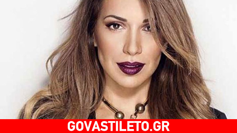 Ελένη Χατζίδου: Ποζάρει γυμνή κάτω από τα σεντόνια του κρεβατιού της