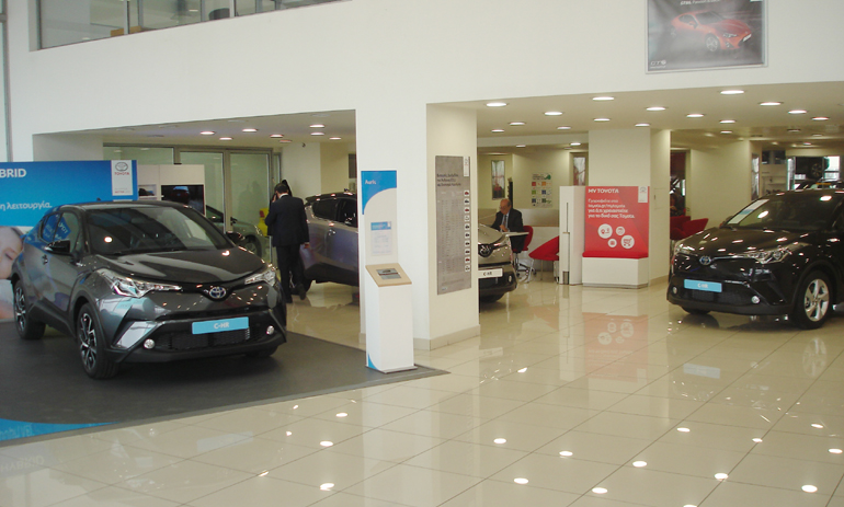 Μπαίνεις στην έκθεση και βλέπεις μόνο C-HR!!! Αν μη τι άλλο πρωτότυπη ιδέα!