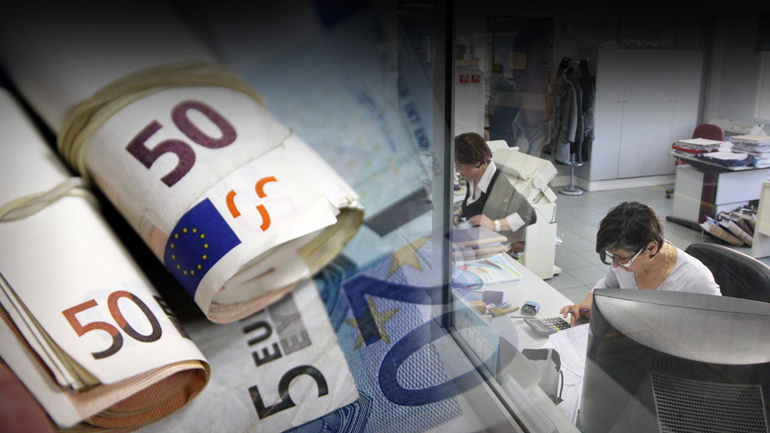 Ένας στους δύο χρωστά στην Εφορία