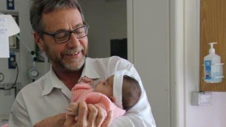 Στο Hadassah έσωσαν βρέφος που γεννήθηκε με όργανά του εκτός της κοιλιάς