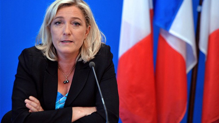 Κατά 7.000 ευρώ τον μήνα περικόπτεται η αποζημίωση της Λεπέν από την Ευρωβουλή