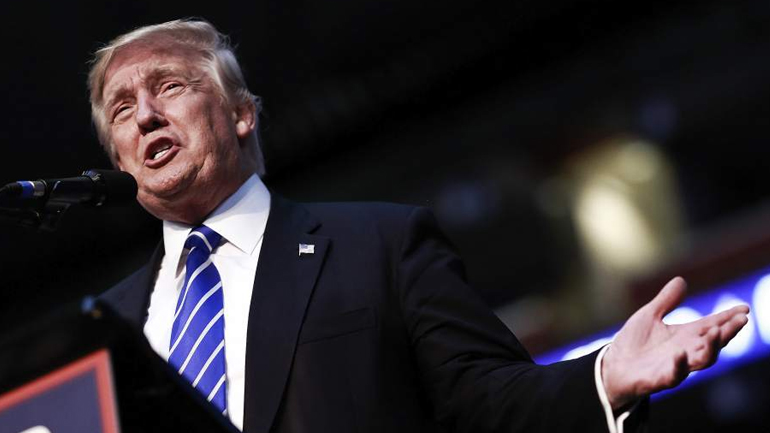 Ένας στους δύο Αμερικανούς πιστεύει ότι το διάταγμα Τραμπ θα αυξήσει την ασφάλεια στη χώρα