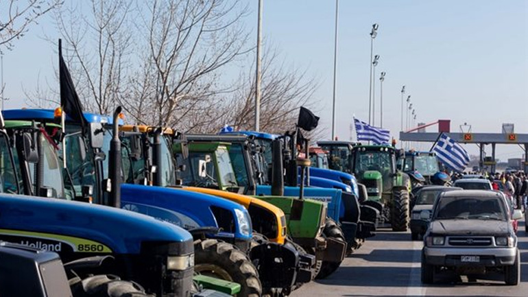 Κάθοδος αγροτών με τα τρακτέρ στο κέντρο της Θεσσαλονίκης την Πέμπτη