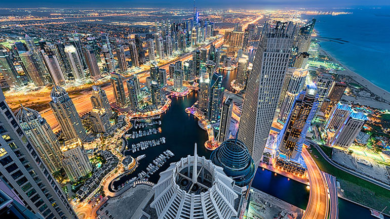 Τα Εμιράτα επικροτούν τον Τραμπ