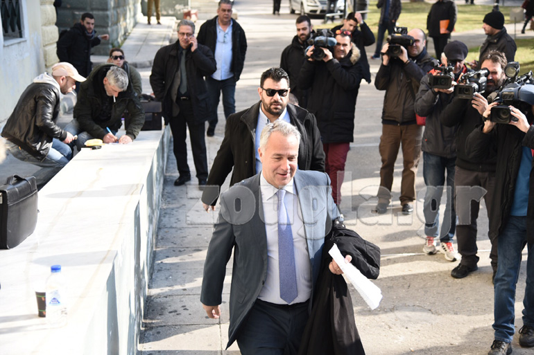 Π. Τζένος και Μ. Βορίδης εισέρχονται στη δικαστική αίθουσα