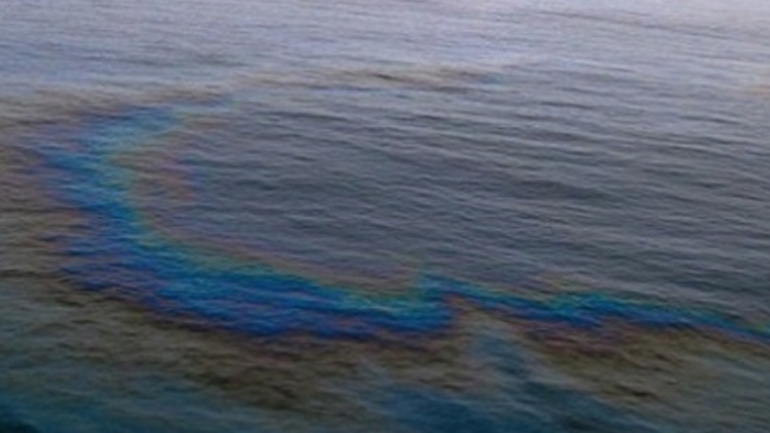 Συναγερμός από διαρροή πετρελαίου στην Κρήτη