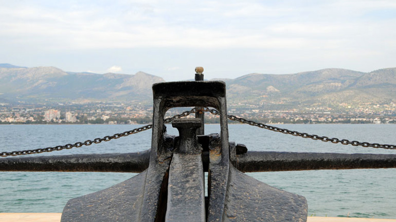 Συνελήφθη Τούρκος ναυτικός να φωτογραφίζει τον ναύσταθμο Σαλαμίνας