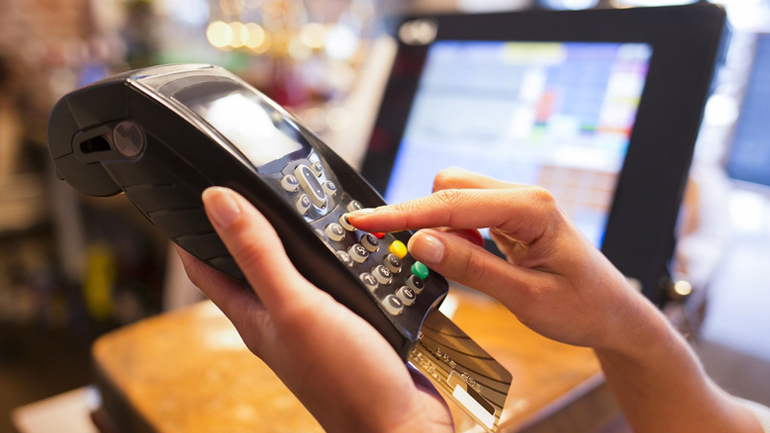 Η ΕΣΕΕ ζητά πρόσκαιρο «φρένο» στα πρόστιμα για τα POS