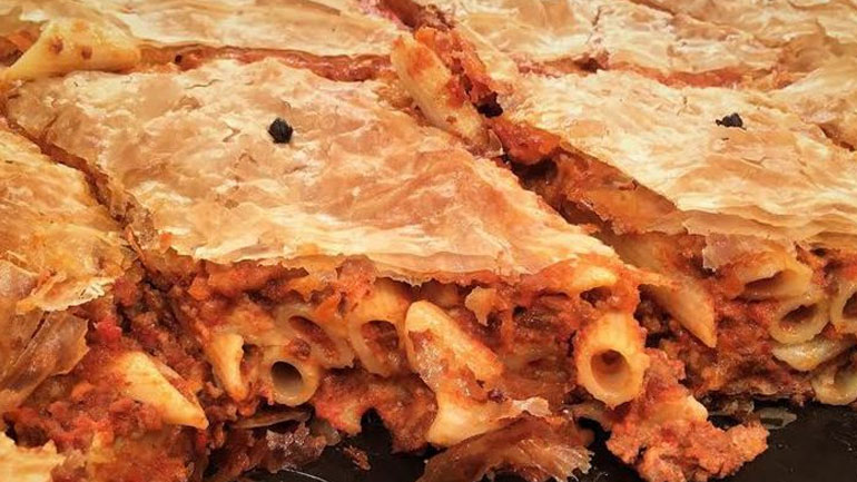 Η πιο σπέσιαλ συνταγή για μακαρονόπιτα!