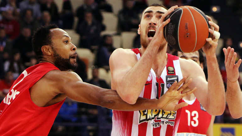 Προσπέρασε το εμπόδιο της Δόξας Λευκάδας ο Ολυμπιακός