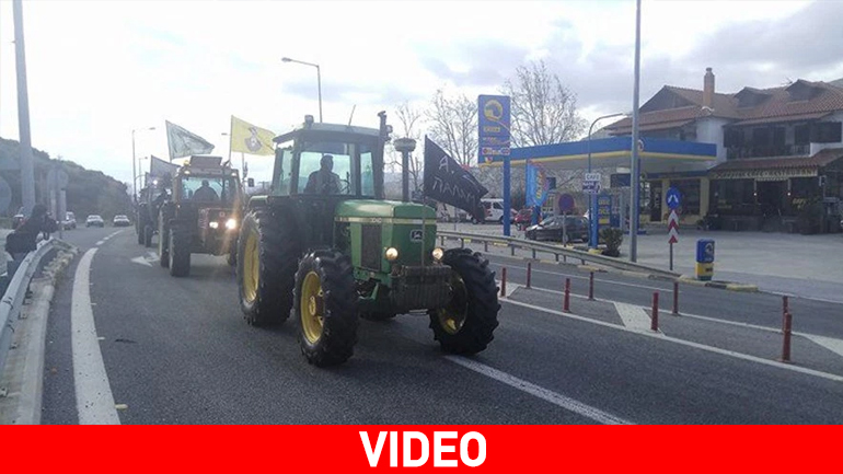 Τα τρακτέρ «καταλαμβάνουν» τα Τέμπη