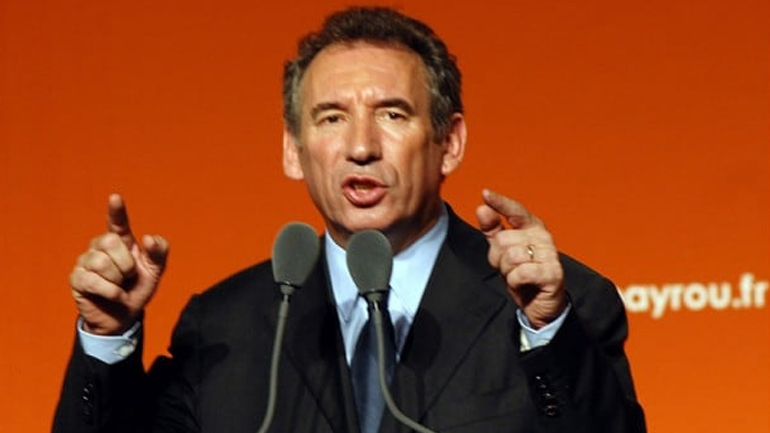 Γαλλία: Νέες πιέσεις στον Φιγιόν να αποσυρθεί από την προεκλογική κούρσα