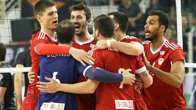 Βόλεϊ: Παλικαρίσιο «διπλό» για τον Ολυμπιακό, 3-2 σετ τον ΠΑΟΚ