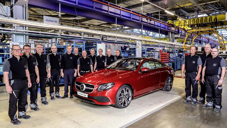 H Mercedes δίνει μπόνους 5.400 ευρώ σε όλους τους εργαζομένους H Mercedes δίνει μπόνους 5.400 ευρώ σε όλους τους εργαζομένους