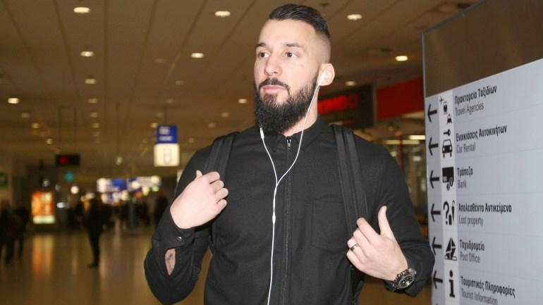 Υπογράφει ο Μόλινς