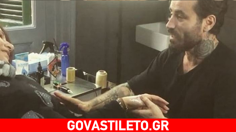 O Γιώργος Μαυρίδης έκανε τατουάζ στη μαμά του!