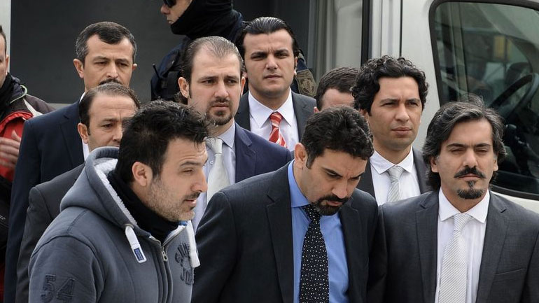 Οι «οκτώ» είχαν σκεφθεί να καταφύγουν στη Ρωσία