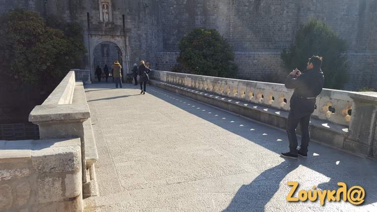 Η είσοδος της παλιάς πόλης του Ντουμπρόβνικ