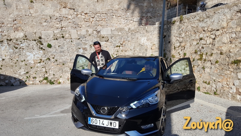 Άμα έχει καλό καιρό βγαίνουν και τα κοντομάνικα (στην φωτογραφία ο Γιάννης Τσιγκρής)