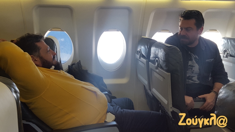 Παντελή έφαγες καλά; Άσε Γιάννη μου νομίζω βαρυστομάχιασα και δεν θα μπορώ να οδηγήσω. 