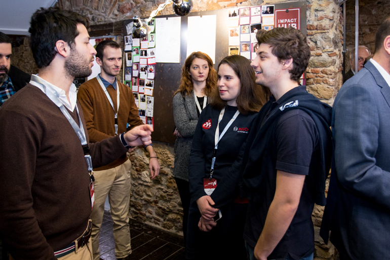 Οι νέοι έχουν κάθε λόγο να ελπίζουν ότι μπορούν να πετύχουν πολλά ακόμα και στην Ελλάδα!