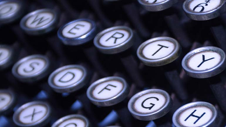 Διώκεται απολυμένος δημοσιογράφος για σχόλια (!) στο Facebook