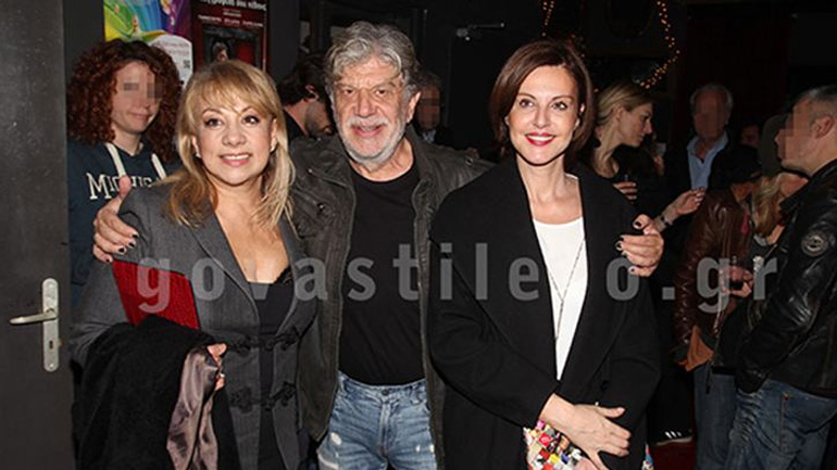 Πλήθος επωνύμων στην πρεμιέρα της παράστασης «Ο συγγραφέας σου πέθανε»