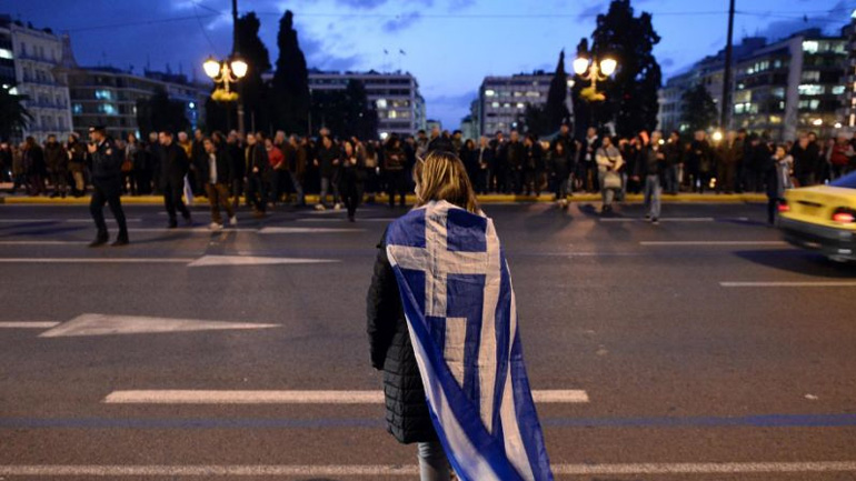 Moody’s: Αρνητική για την Ελλάδα η διαμάχη ΔΝΤ-ESM