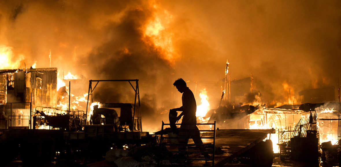 Η Μανίλα φλέγεται