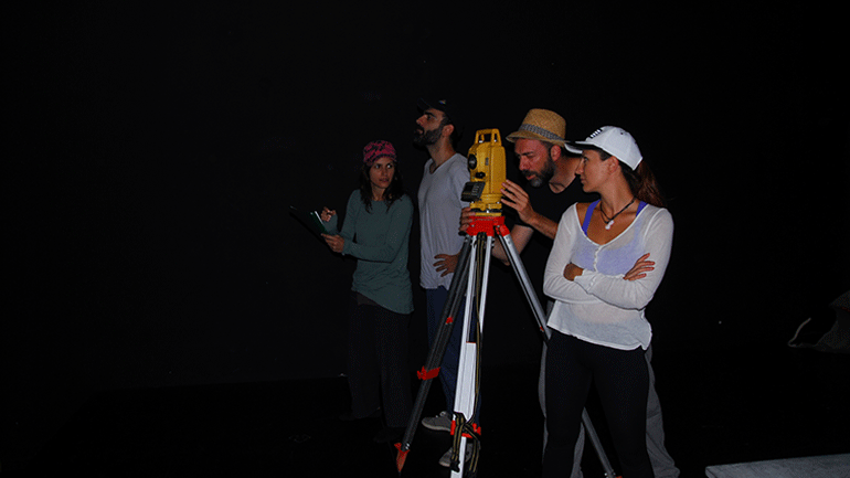 «LosTopografos» του Cruz Rosta στο θέατρο Τ