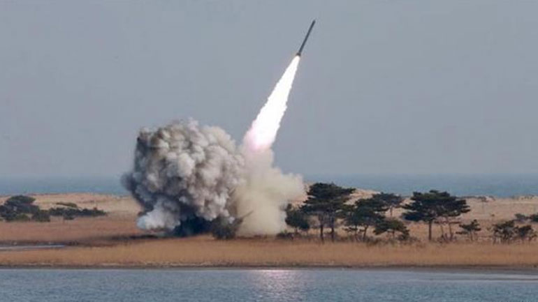 HΠΑ: Mέσου βεληνεκούς ο πύραυλος που εκτόξευσε η Β. Κορέα HΠΑ: Mέσου βεληνεκούς ο πύραυλος που εκτόξευσε η Β. Κορέα