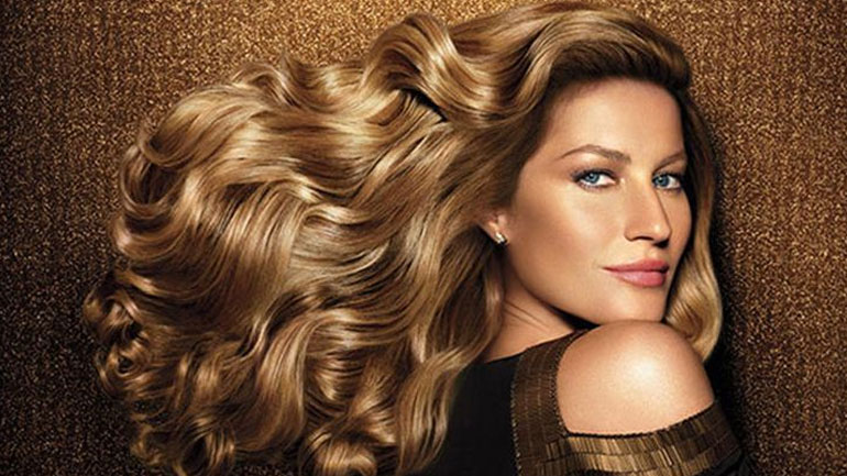 Tο μυστικό της Gisele Bündchen για όμορφα κυματιστά μαλλιά