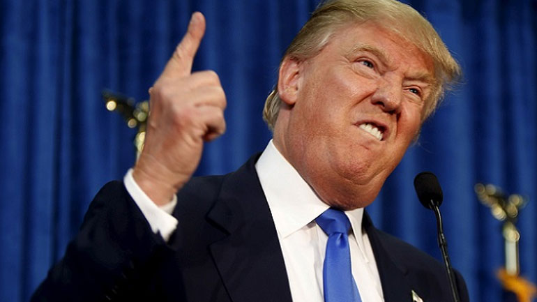 Υπερασπίζεται τις απελάσεις μεταναστών ο Tραμπ