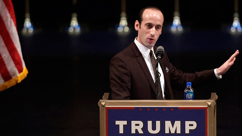 Επίθεση συμβούλου του Τραμπ στους δικαστές για το διάταγμα Επίθεση συμβούλου του Τραμπ στους δικαστές για το διάταγμα