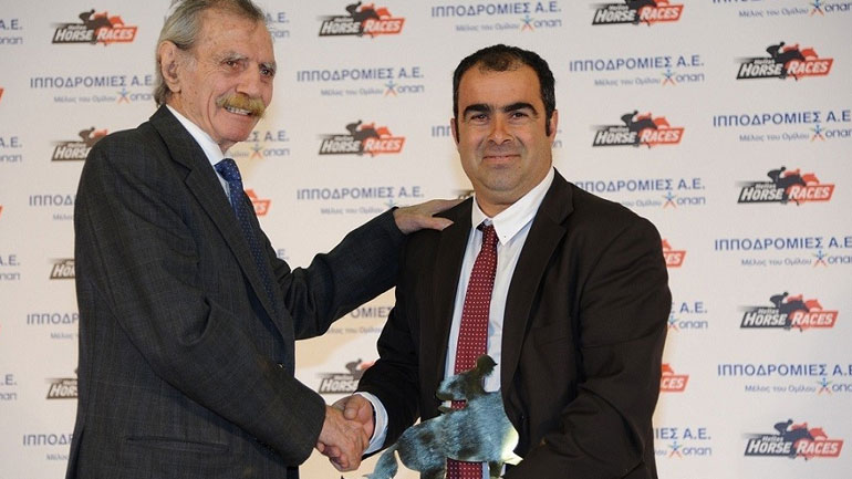 Ο Γιώργος Βαρδινογιάννης, πρόεδρος της Φιλίππου Ενώσεως Ελλάδος,  με τον προπονητή Χρήστο Κουβαρά