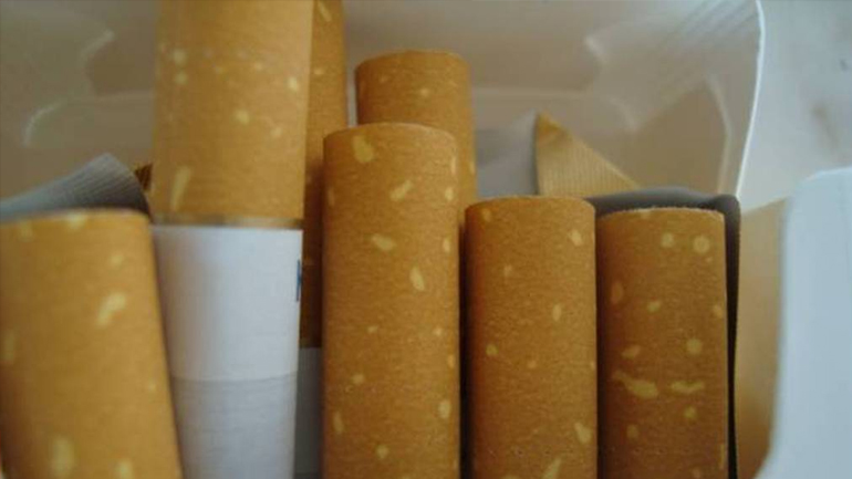 Θεσσαλονίκη: Κυκλοφορούσε με λαθραία τσιγάρα