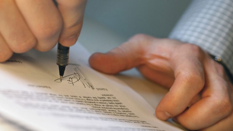 Συνεχίζουν την αποχή από πλειστηριασμούς οι συμβολαιογράφοι