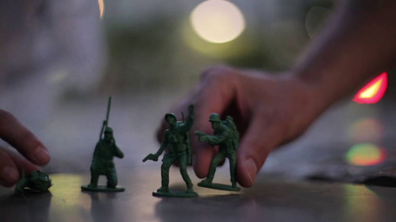 «Η παρέλαση» της Λούλας Αναγνωστάκη στο Θέατρο 104