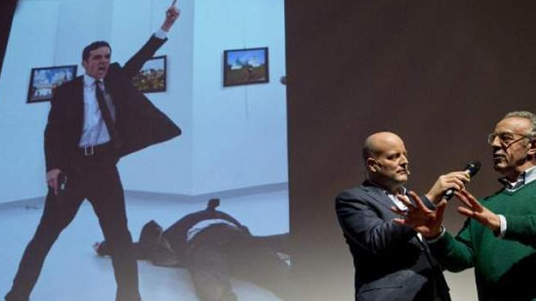 Πρώτο βραβείο σε διαγωνισμό για τη φωτογραφία του δολοφόνου του Ρώσου πρέσβη