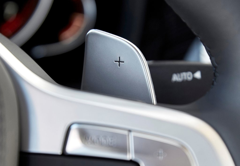 Οι αλλαγές ταχυτήτων γίνονται και με paddles...