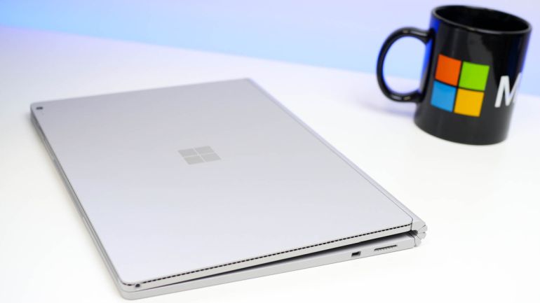 Εξαιτίας του Brexit αυξάνεται η τιμή του Microsoft Surface