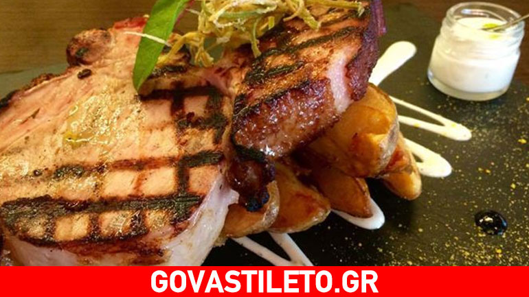 Τσικνίστε με μπριζόλα καπνιστή και ψητές πατάτες