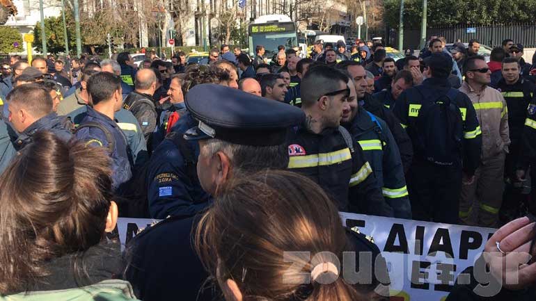 Μονιμοποιούνται στο Δημόσιο οι πυροσβέστες πενταετούς υποχρέωσης